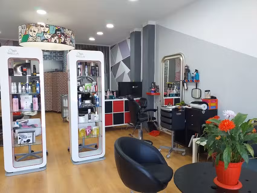 PELUQUER&Iacute;A ANAMAR BORMUJOS