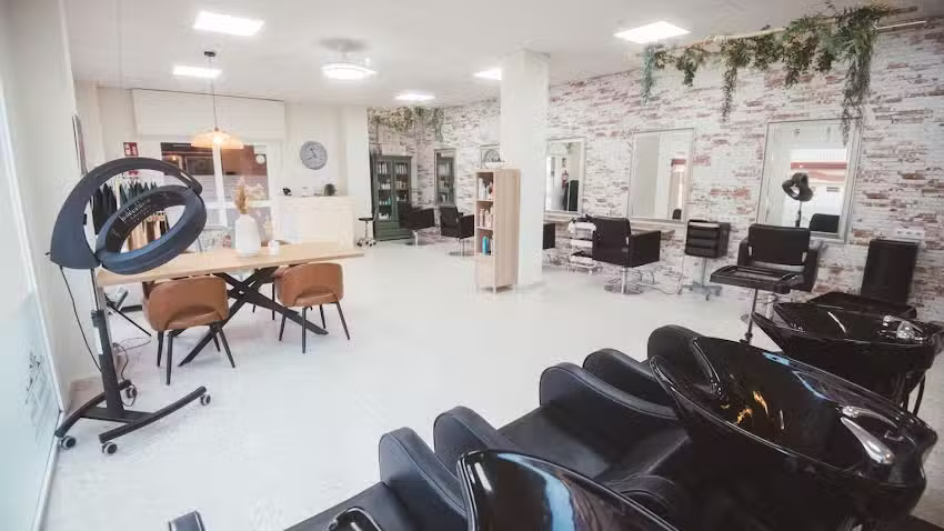Peluquer&iacute;a Antonio Ruiz. Estilista