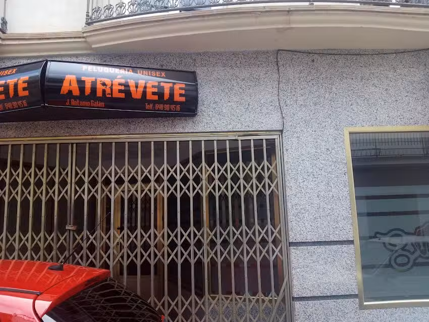 Peluquer&iacute;a Atr&eacute;vete