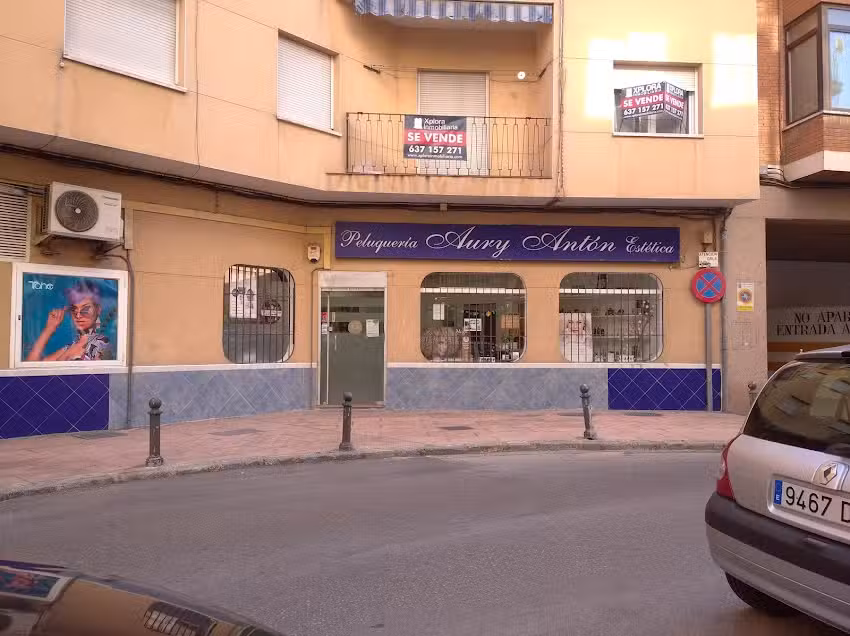 Peluquer&iacute;a Aury Ant&oacute;n Est&eacute;tica.