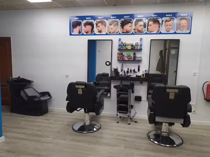 PELUQUERIA BARBERIA A y A denni