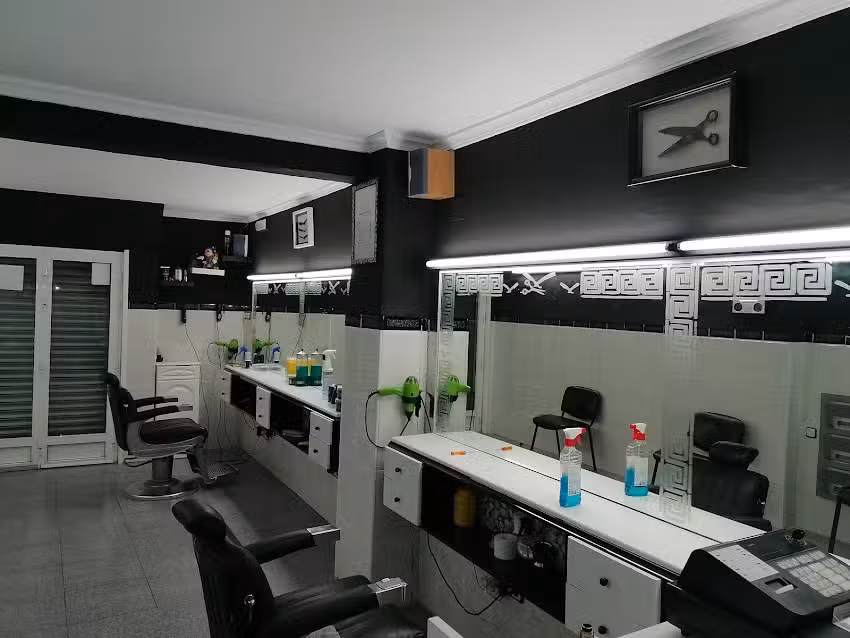 Peluquer&iacute;a &ndash; barber&iacute;a Albacete Roberto
