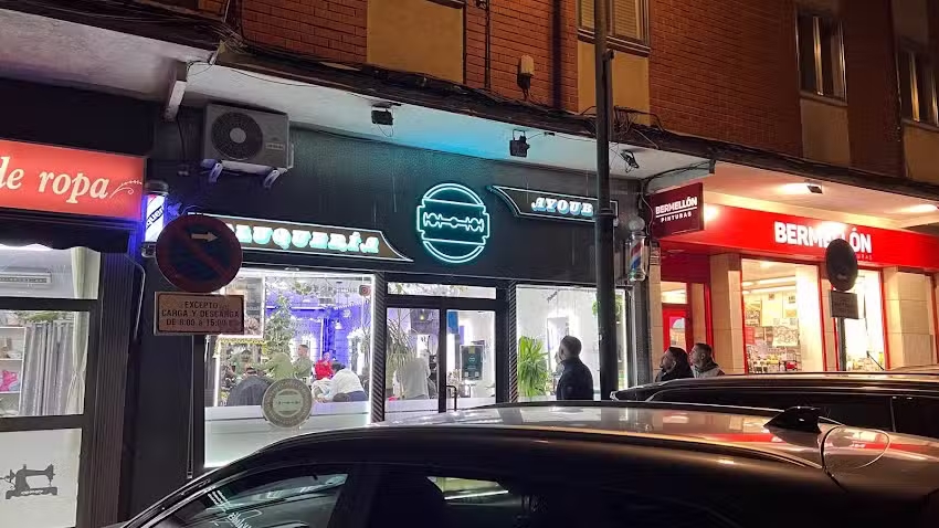 Peluqueria barber&iacute;a Ayoub Parla