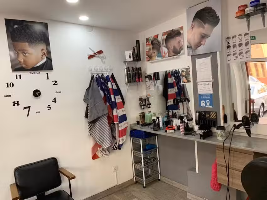 Peluquer&iacute;a & Barber&iacute;a Bret&oacute;n