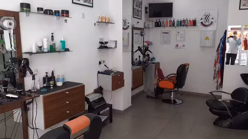 Peluquer&iacute;a Barber&iacute;a El Barrio