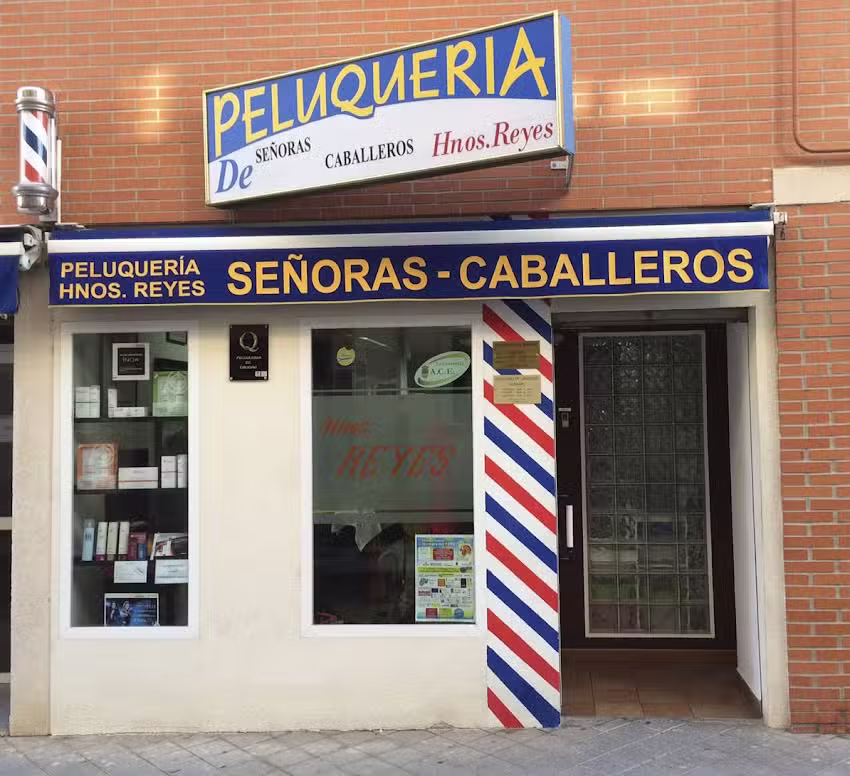Peluquer&iacute;a-Barber&iacute;a Hermanos Reyes