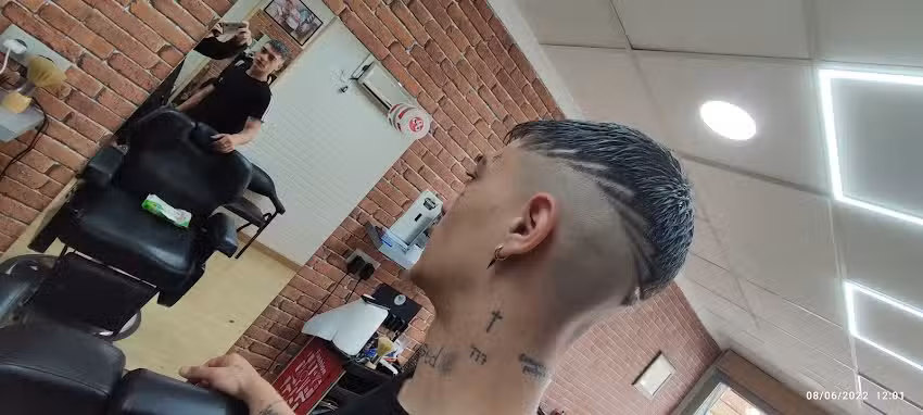 Peluquer&iacute;a Barber&iacute;a Los Amigos