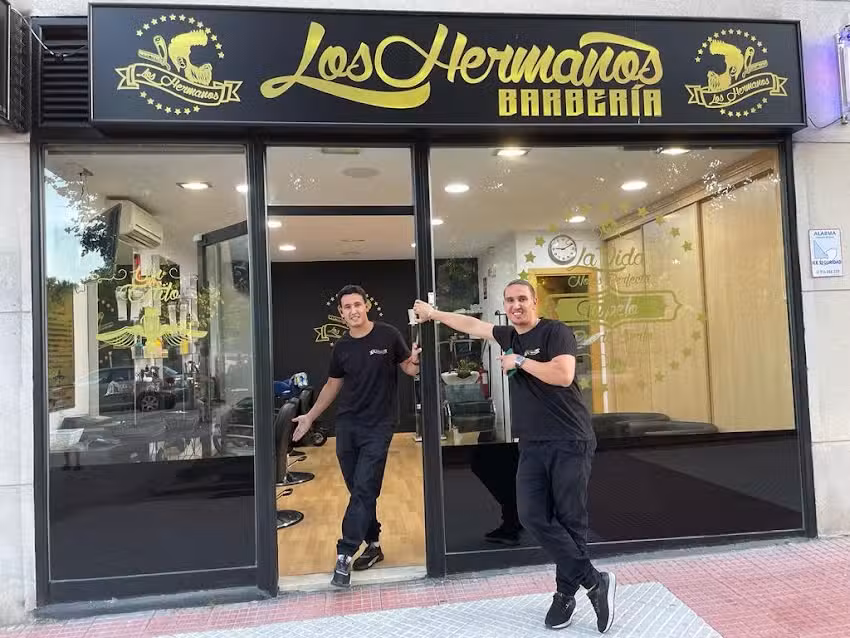 Peluquer&iacute;a Barber&iacute;a Los Hermanos