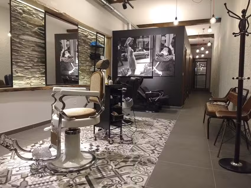 Peluquer&iacute;a Barber&iacute;a OSKAR