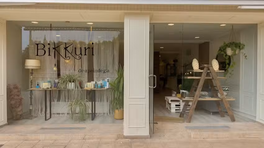 Peluquer&iacute;a Bikkuri Ileapaindegia