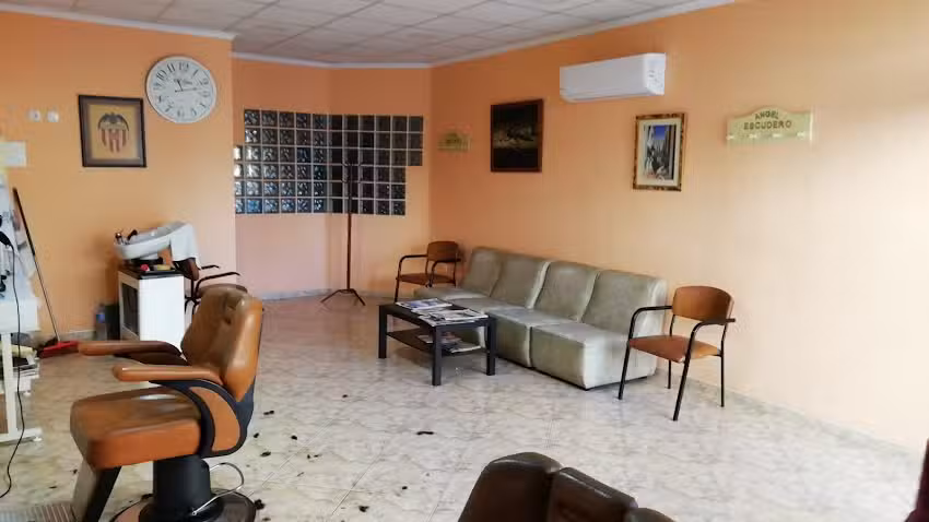 Peluquer&iacute;a caballeros &Aacute;ngel Escudero