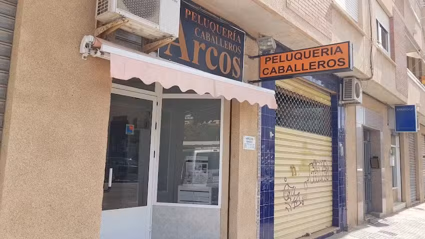 Peluquer&iacute;a caballeros Arcos