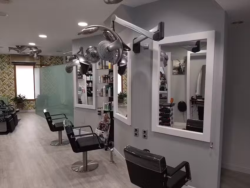 Peluquer&iacute;a Carlos Santiago
