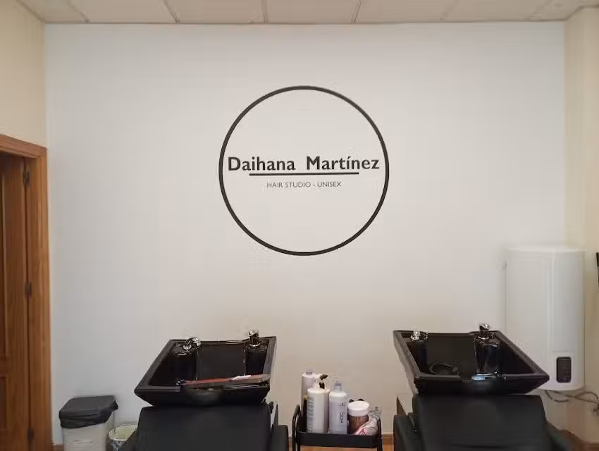 PELUQUERIA Daihana Mart&iacute;nez HairStudio Unisex