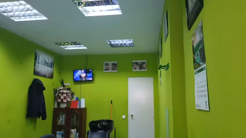 Peluquer&iacute;a De Caballeros &Aacute;dam