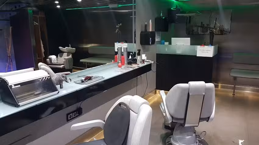 Peluquer&iacute;a de Caballeros Angueira