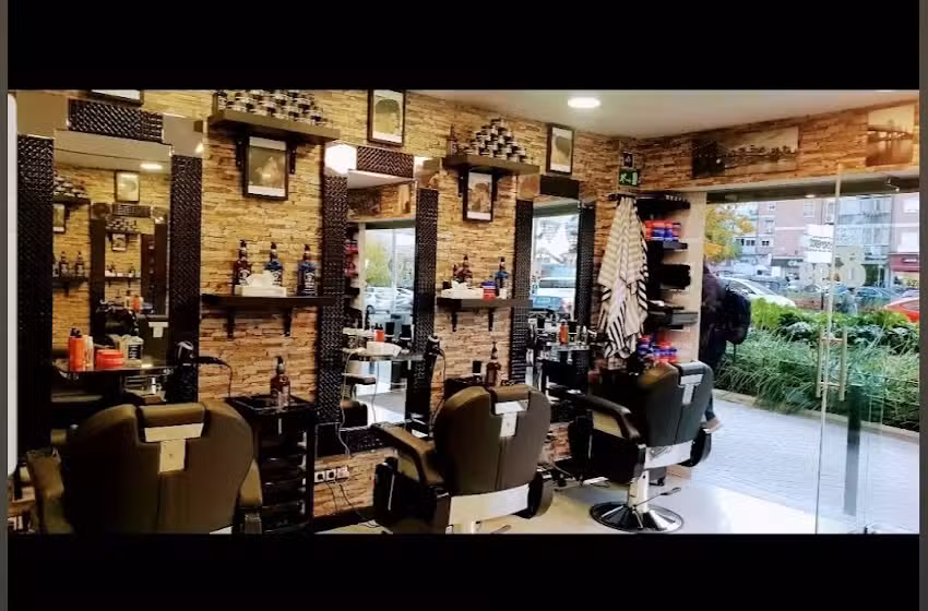 Peluquer&iacute;a de caballeros BARBERSHOP TRADICIONAL (sin cita)