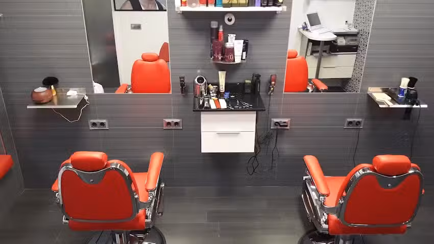 PELUQUER&Iacute;A DE CABALLEROS MACHUCA