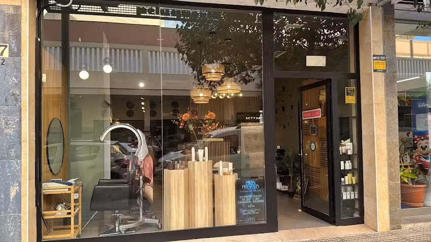 PELUQUER&Iacute;A ENREDOS I Tratamientos Capilares Ibiza