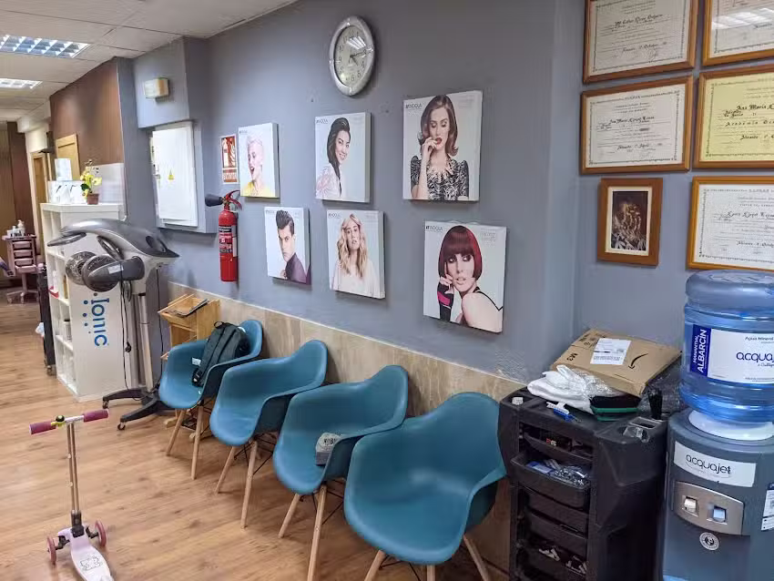 PELUQUERIA ENTRETRES