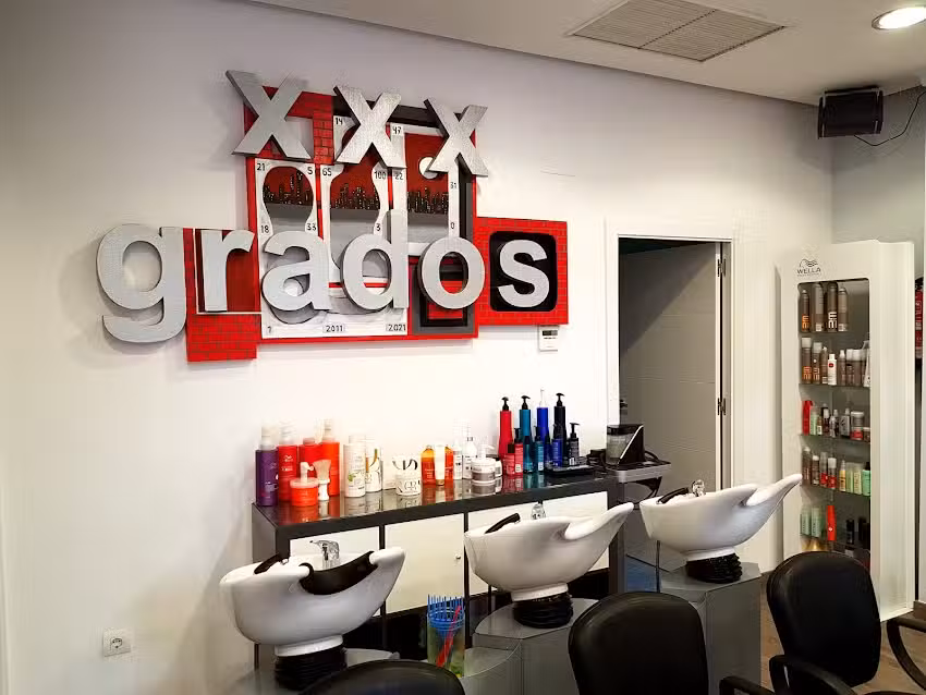 Peluquer&iacute;a Est&eacute;tica XXX Grados