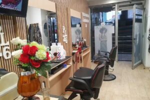 PELUQUERIA LARRATXO YOUNES