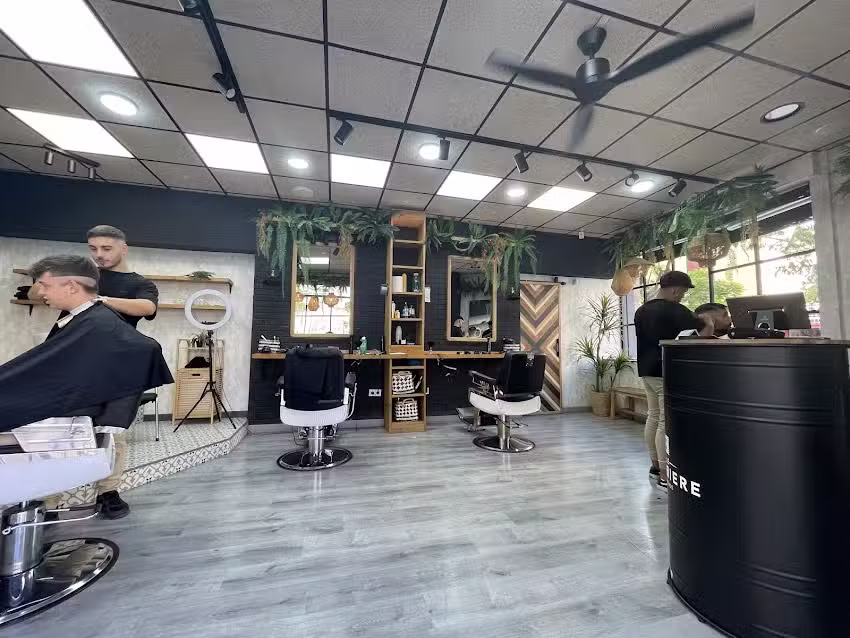 PELUQUER&Iacute;A LE BARBIERE TEATINOS