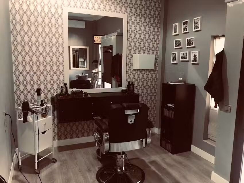 Peluqueria Manuel Marquez &ndash; ( Barriada El Pinar, Jerez )