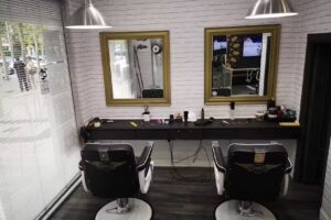 Peluquería Maverick tiene servicio hoy