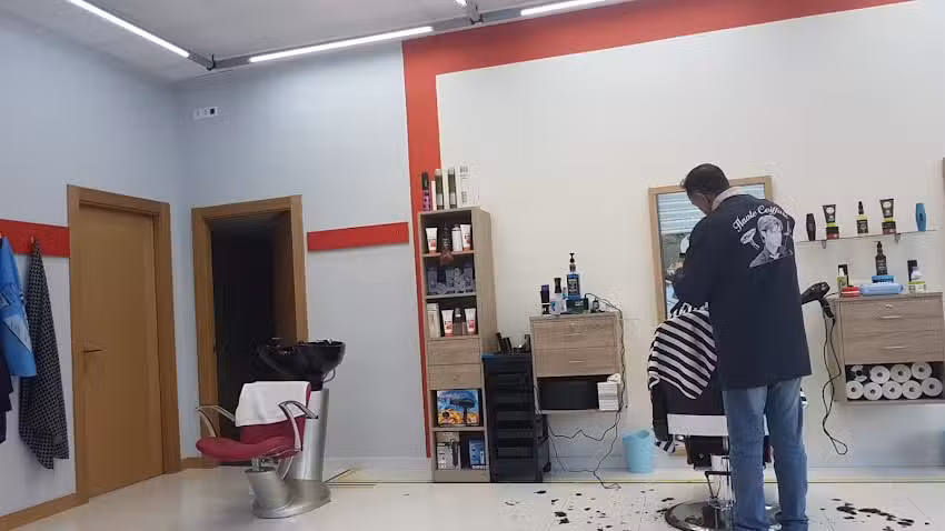 Peluquer&iacute;a men low cost Villava