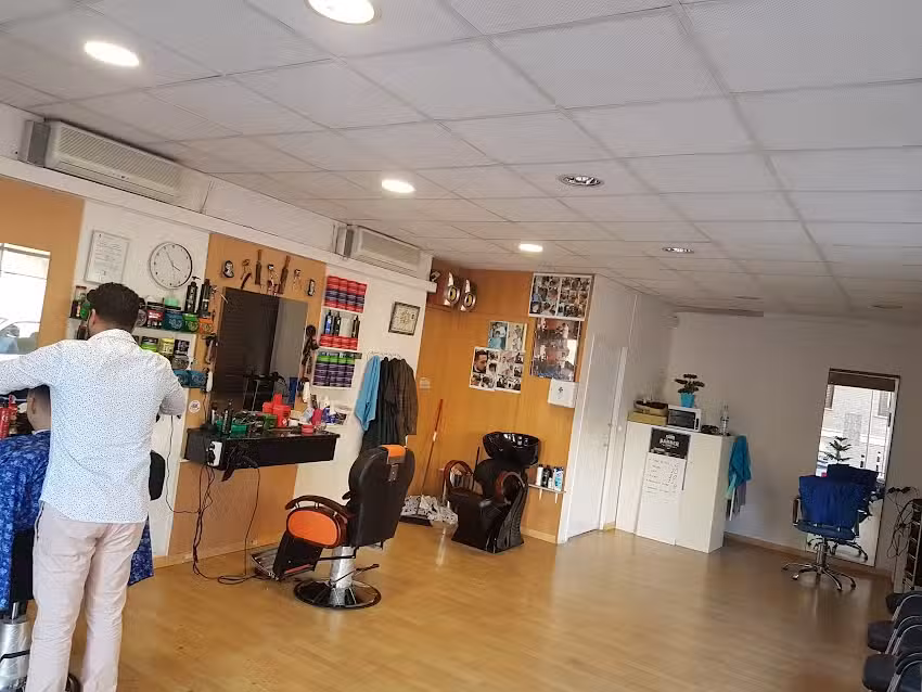 PELUQUERIA OMAR