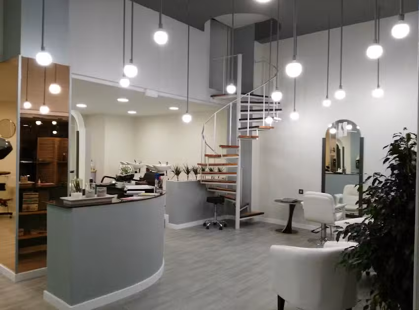 PELUQUERIA SAVALLI