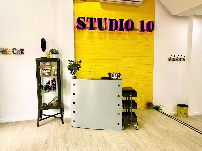Peluquer&iacute;a Studio 10 Javier Merino Estilistas