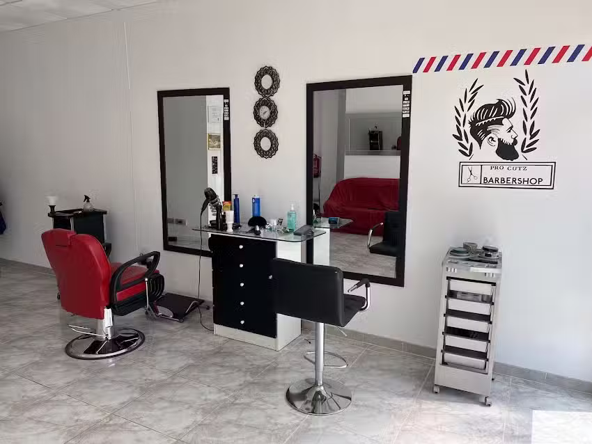 PELUQUERIA TAZI