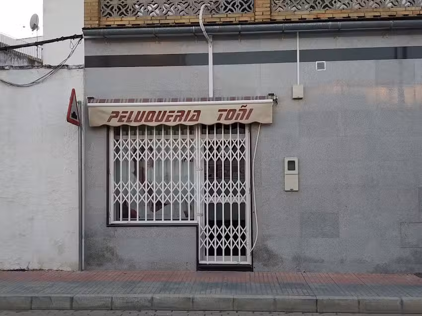 Peluquer&iacute;a To&ntilde;i