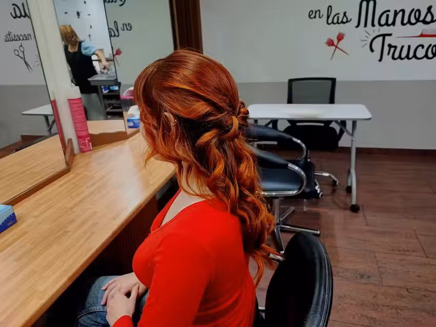 Peluquer&iacute;a To&ntilde;i