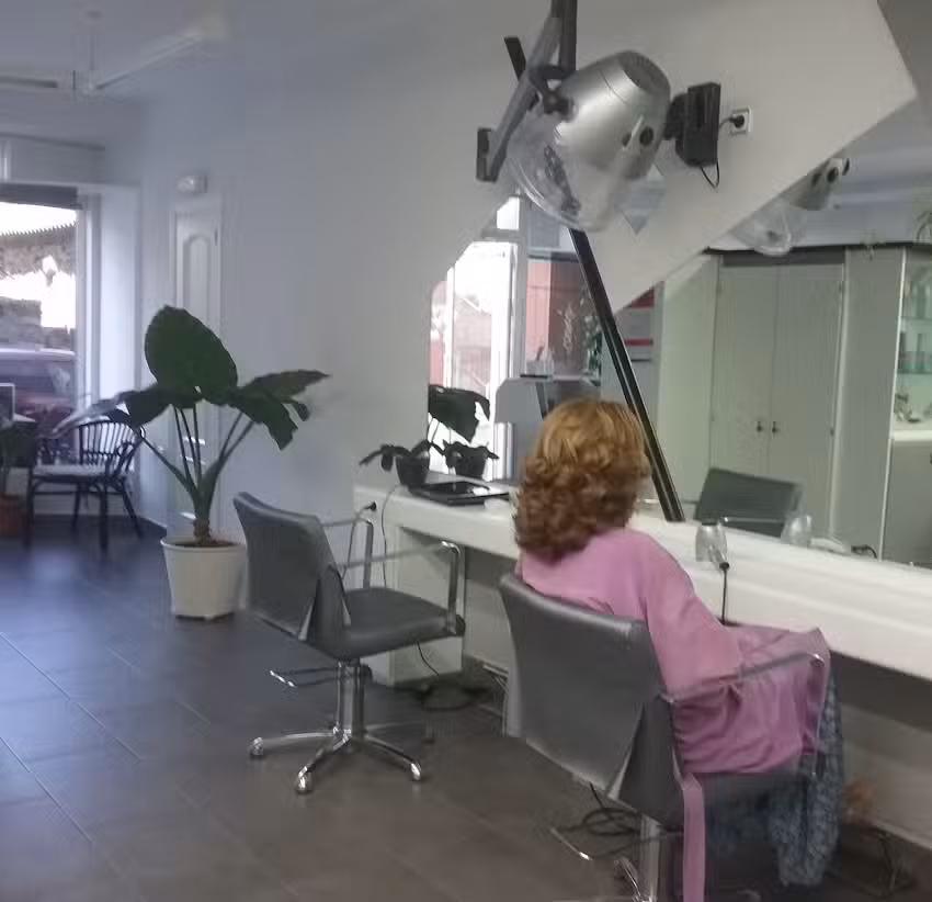 Peluquer&iacute;a Unisex Formas | Julia Bernardos