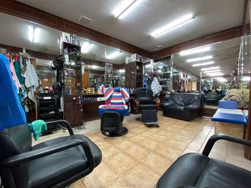 Peluquer&iacute;a y barberia Barbershop Jowi