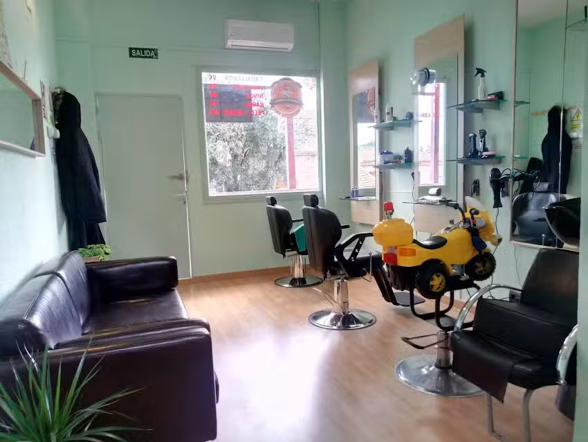 Peluquer&iacute;a y Barber&iacute;a Caballeros Sam