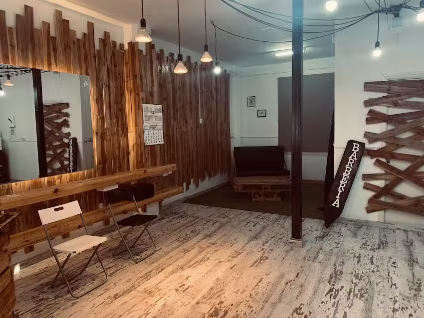 Peluquer&iacute;a y Barber&iacute;a Daniel Hern&aacute;ndez