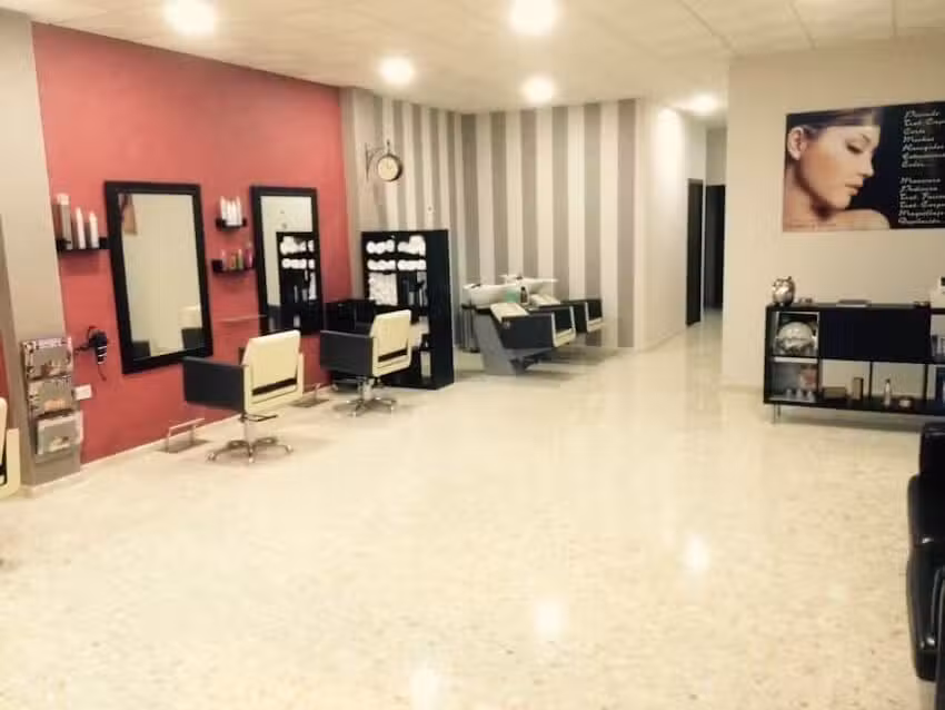 Peluquer&iacute;a y est&eacute;tica belleza y estilo