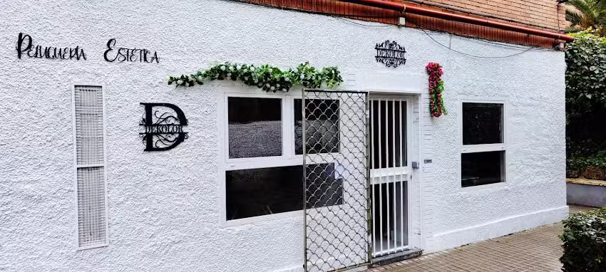Peluquer&iacute;a y est&eacute;tica Dekolor