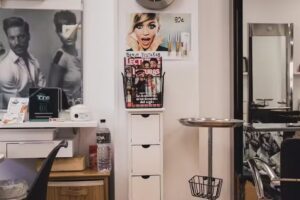 Peluquería y estética Elegance