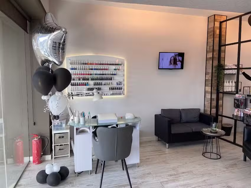 PELUQUERIA Y ESTETICA MAVI JJ