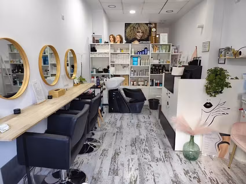 Peluquer&iacute;a y Est&eacute;tica Maylou