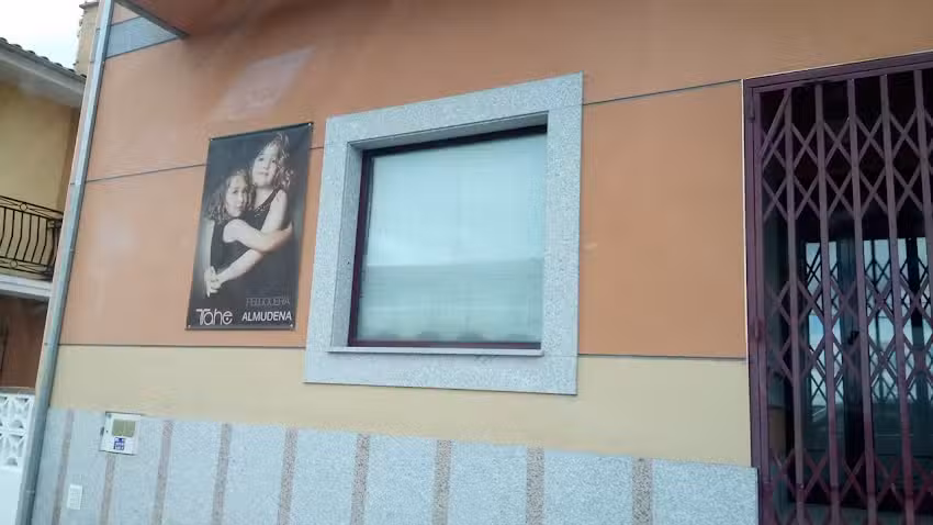 PELUQUER&Iacute;A Y EST&Eacute;TICA NUEVA IMAGEN.