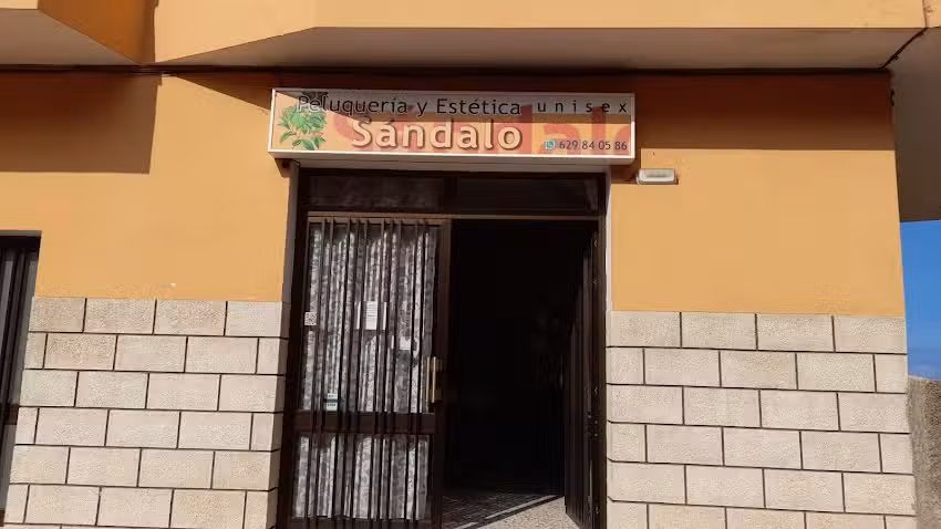 Peluquer&iacute;a y Est&eacute;tica S&aacute;ndalo