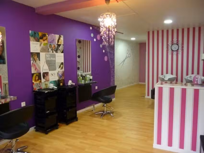Peluquer&iacute;a y est&eacute;tica SR