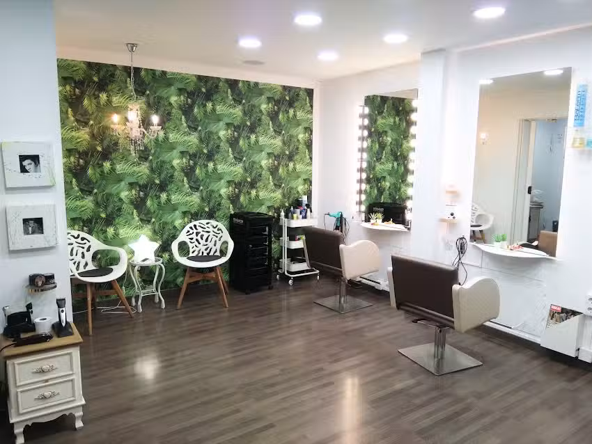 PELUQUERIA Y ESTETICA UNICA-MONTSE NAVARRO