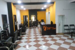 Peluquerías Low Cost Cartaya